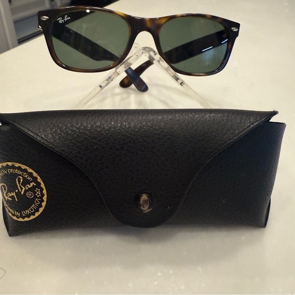 Ray-Ban New Wayfarer Unisex Sunglasses Tortoise/Green Classic RB2132 EUC main image 10